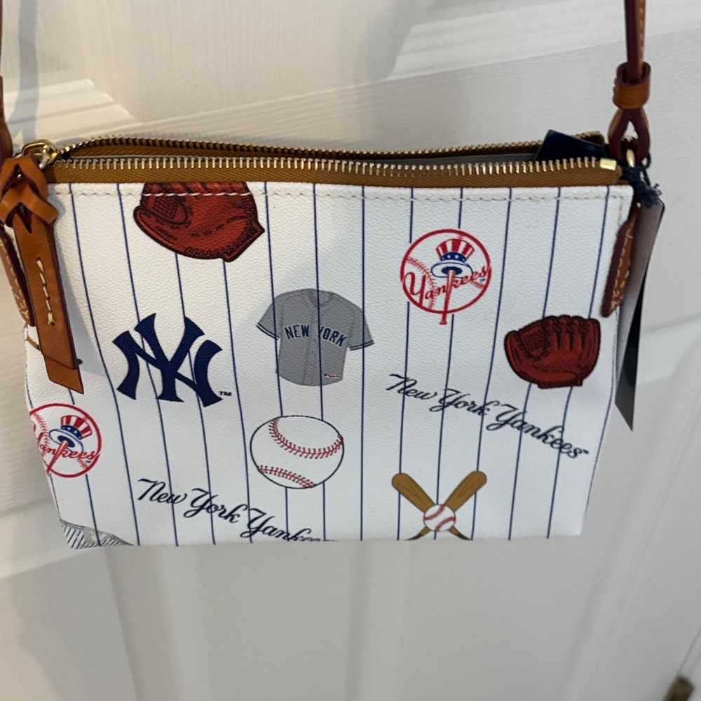 Dooney & Bourke White Crossbody Bag with NYY Baseball Print - Picture 4 of 8